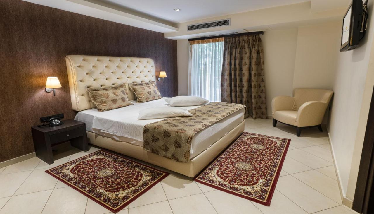 Amalias Hotel كوروتا المظهر الخارجي الصورة